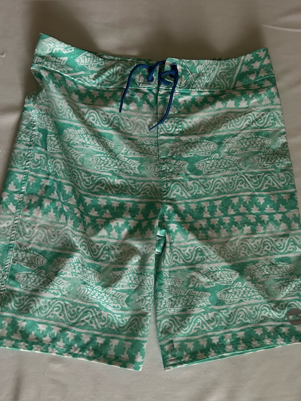 Vineyard Vines boys board shorts green fish print size 16